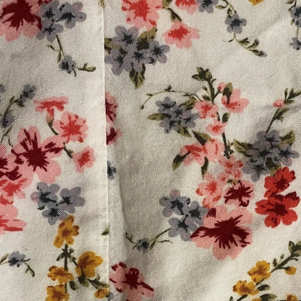 Women’s white floral shorts loose fit paperbag ruffle